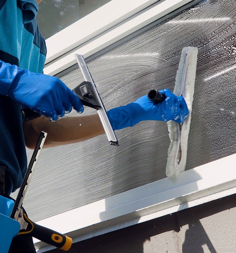 Limpeza de Vidros e Fachadas